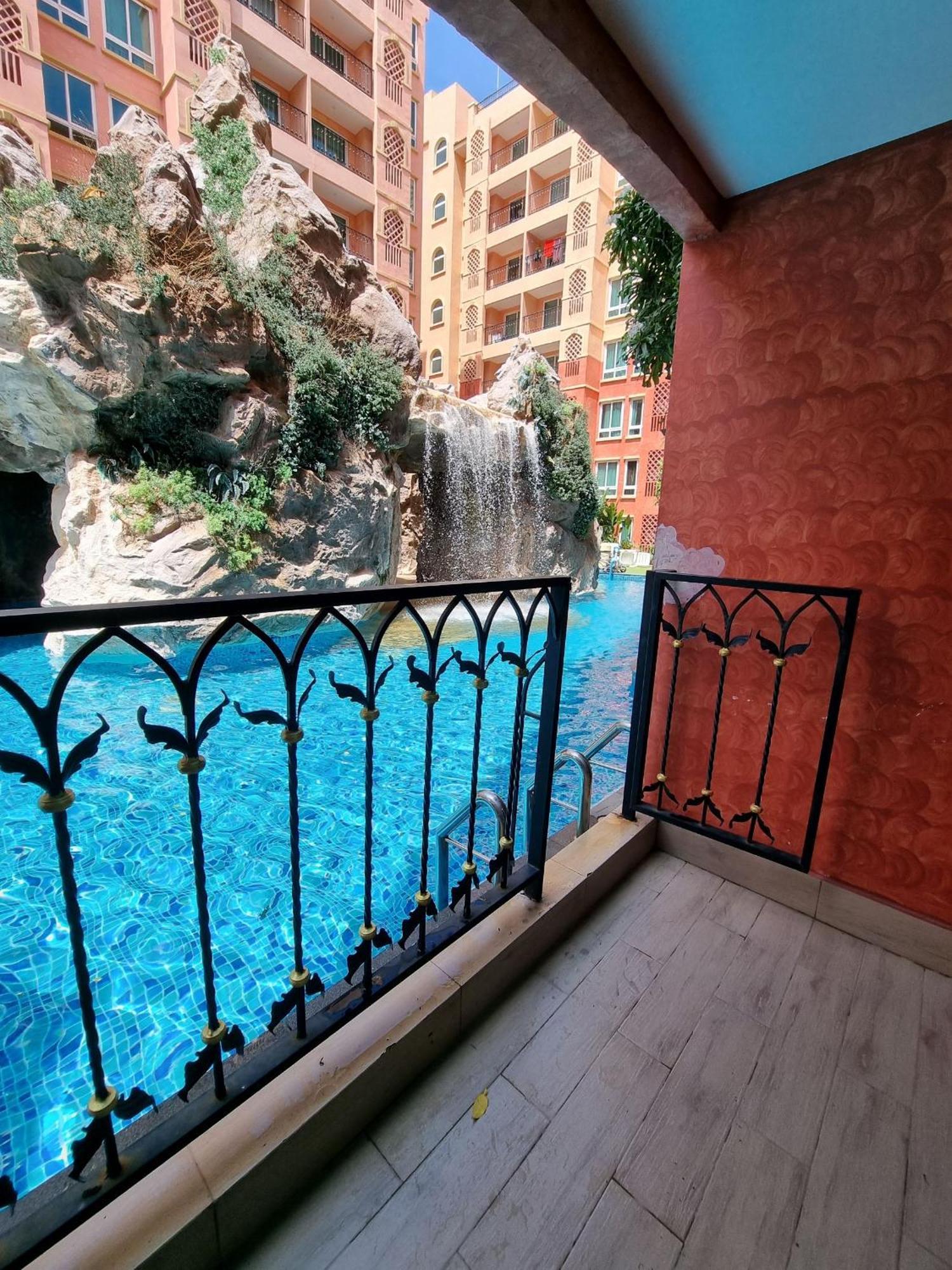 Seven Seas Resort Pattaya&Sofa bed Pantai Jomtien Bagian luar foto