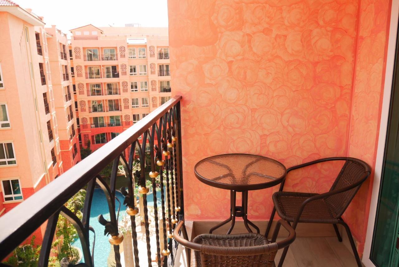 Seven Seas Resort Pattaya&Sofa bed Pantai Jomtien Bagian luar foto