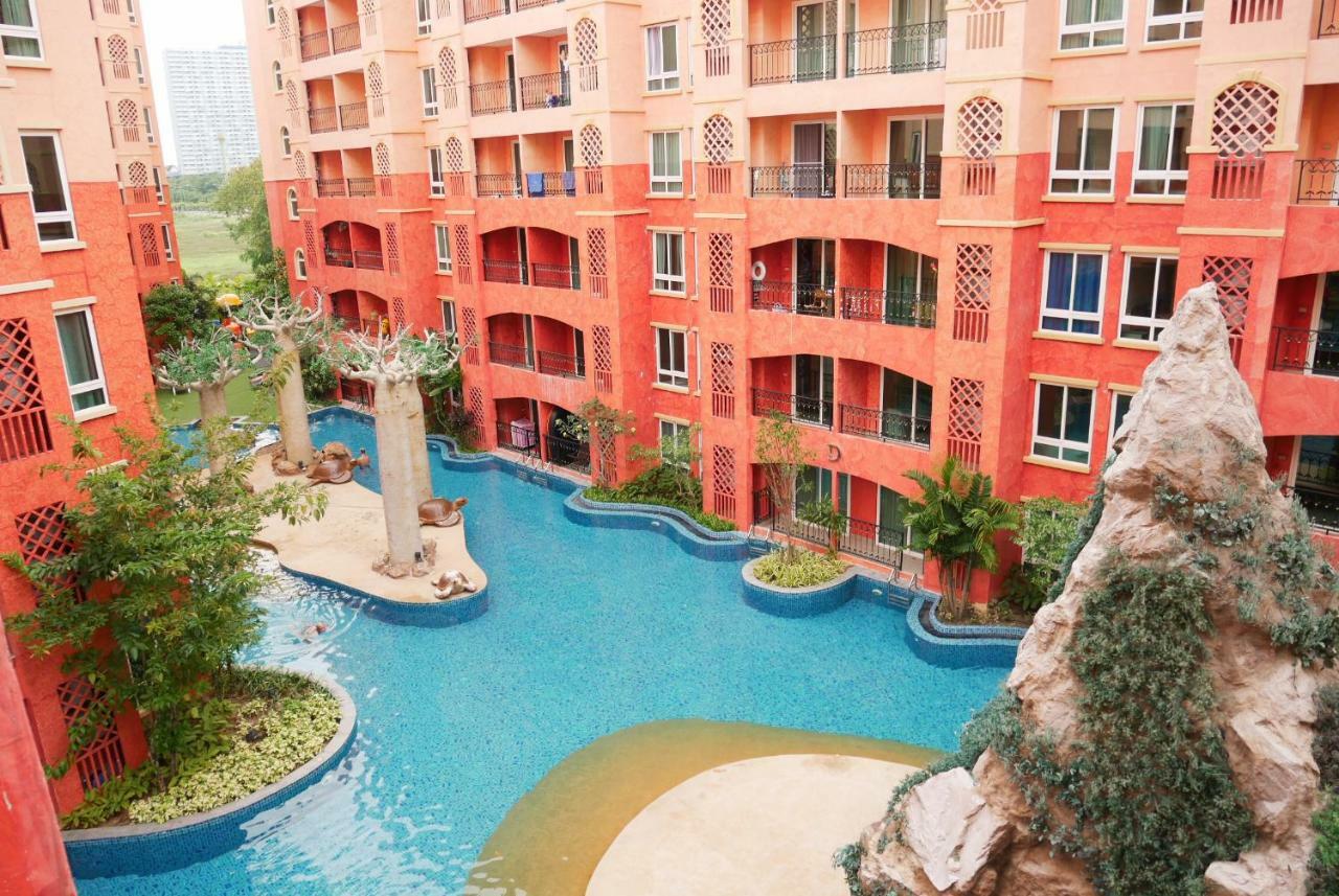Seven Seas Resort Pattaya&Sofa bed Pantai Jomtien Bagian luar foto