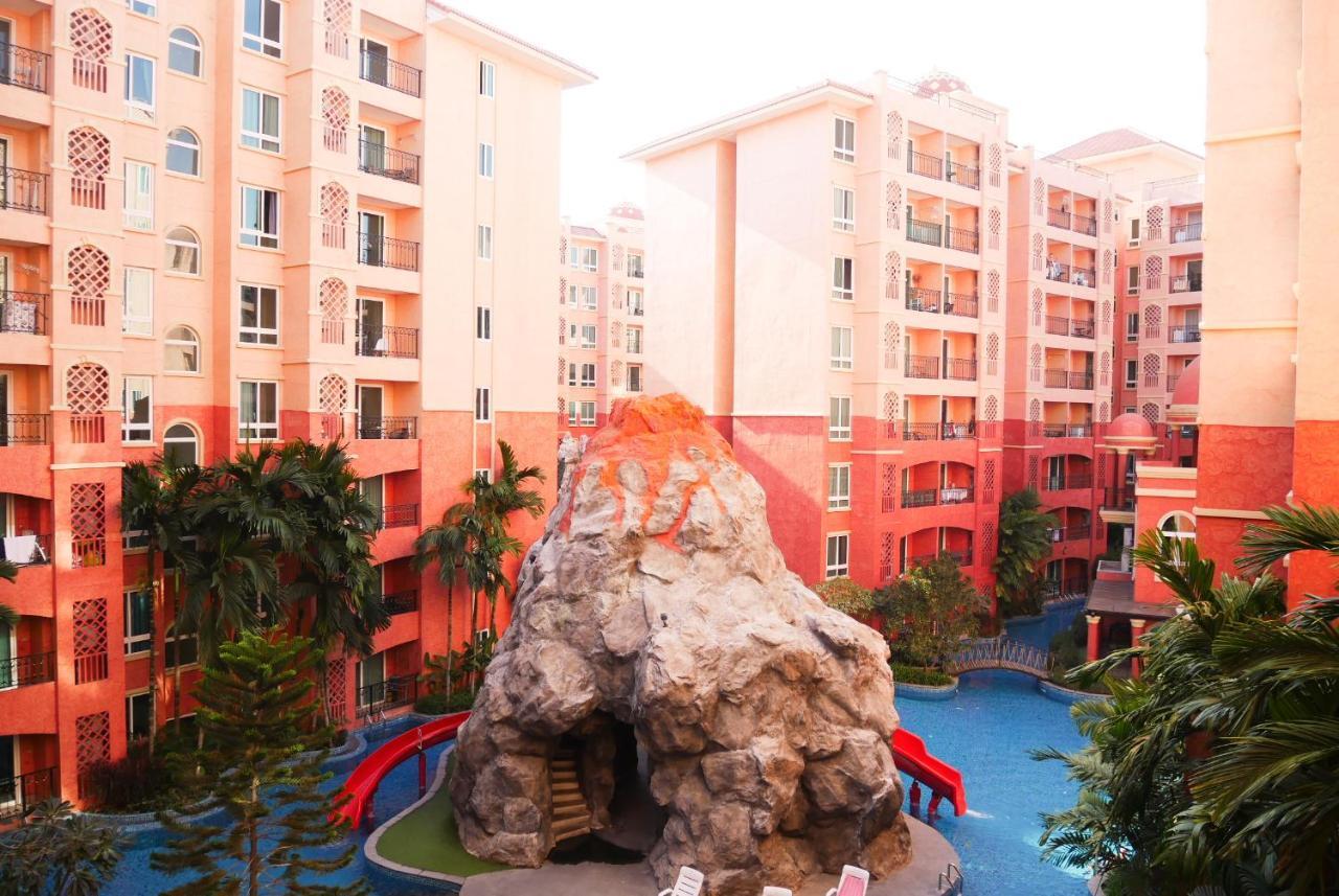 Seven Seas Resort Pattaya&Sofa bed Pantai Jomtien Bagian luar foto